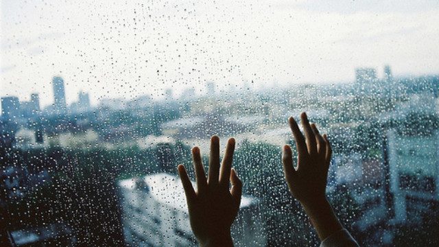 Poezi për shiun më të butë, romantik dhe të vetmuar të dashurisë